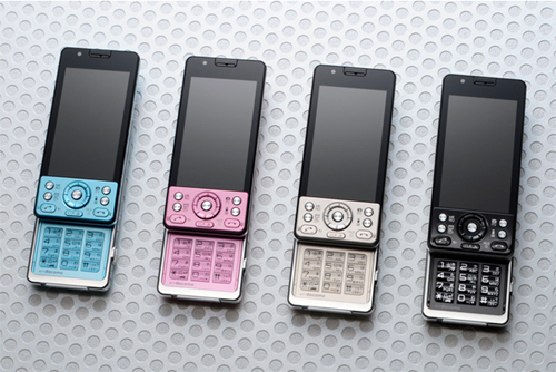 docomo（ドコモ） PRIME series P-03C ※2010年12月発売予定｜ワールド